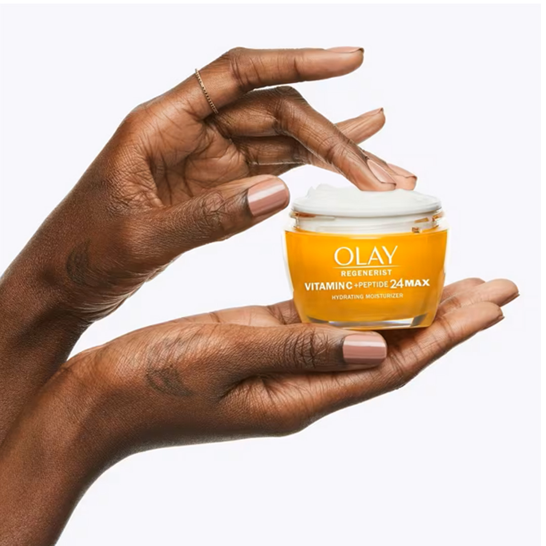 پک دوتایی کرم مرطوب‌کننده و روشن‌کننده Olay Regenerist Vitamin C + Peptide 24 MAX حجم 100 میلی‌لیتر